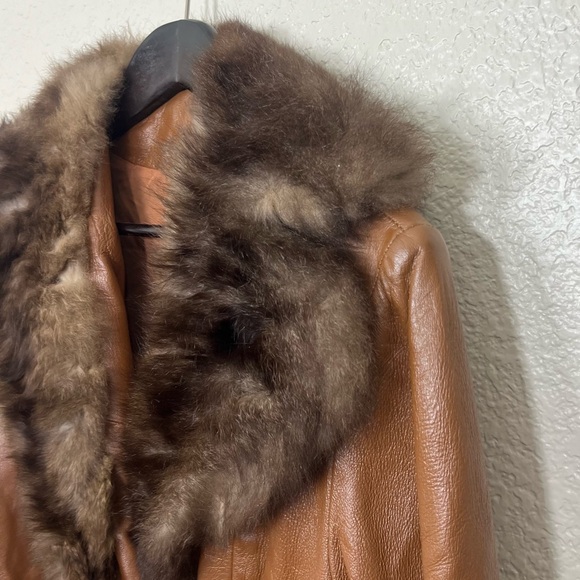 Vintage 70’s Cognac Leather Trench Coat Short Fur Collar Size 14 - Picture 7 of 15